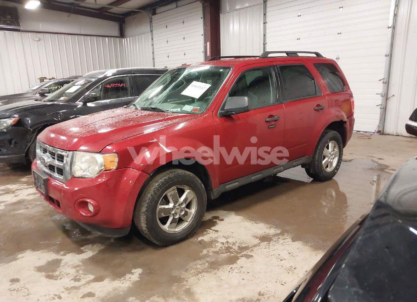 Photo 2 of 2010 Ford Escape XLT (VIN 1FMCU9D73AKC73951)