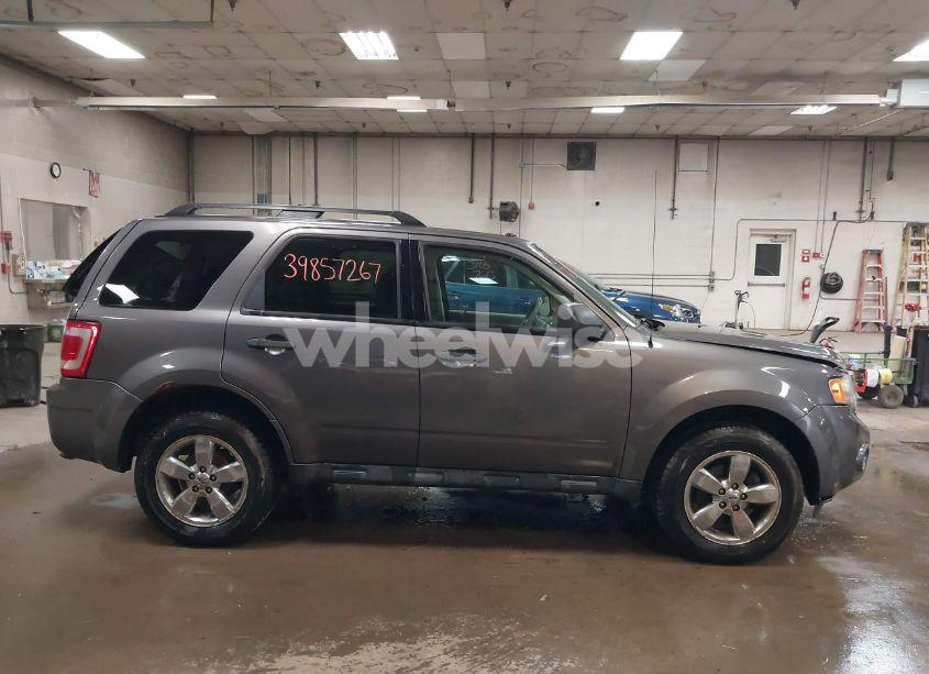 Photo 13 of 2011 Ford Escape XLT (VIN 1FMCU9D73BKB81871)