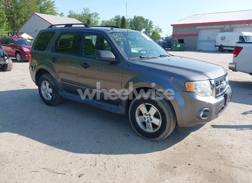 2012 Ford Escape XLT (VIN 1FMCU9D73CKA19398) main photo