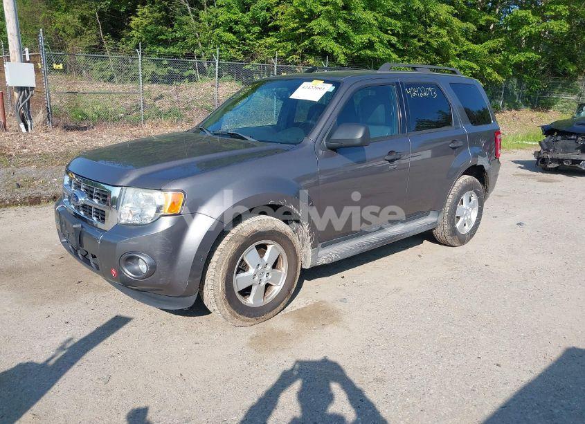 Photo 2 of 2012 Ford Escape XLT (VIN 1FMCU9D73CKA19398)