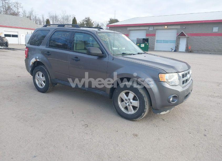 2012 Ford Escape XLT (VIN 1FMCU9D73CKB47074) main photo