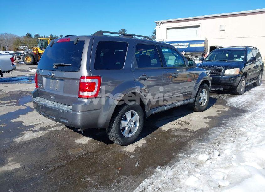 Photo 4 of 2010 Ford Escape XLT (VIN 1FMCU9D74AKA52326)