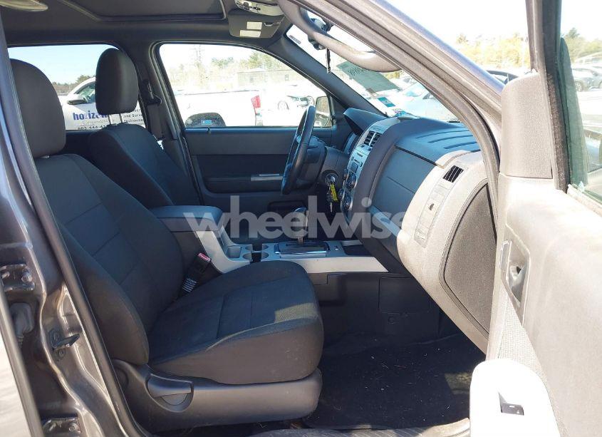 Photo 5 of 2010 Ford Escape XLT (VIN 1FMCU9D74AKA52326)