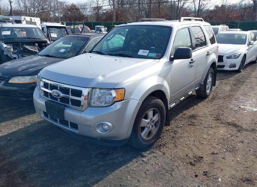 Photo 2 of 2010 Ford Escape XLT (VIN 1FMCU9D74AKA88307)