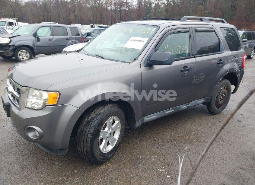 Photo 2 of 2010 Ford Escape XLT (VIN 1FMCU9D74AKB00651)