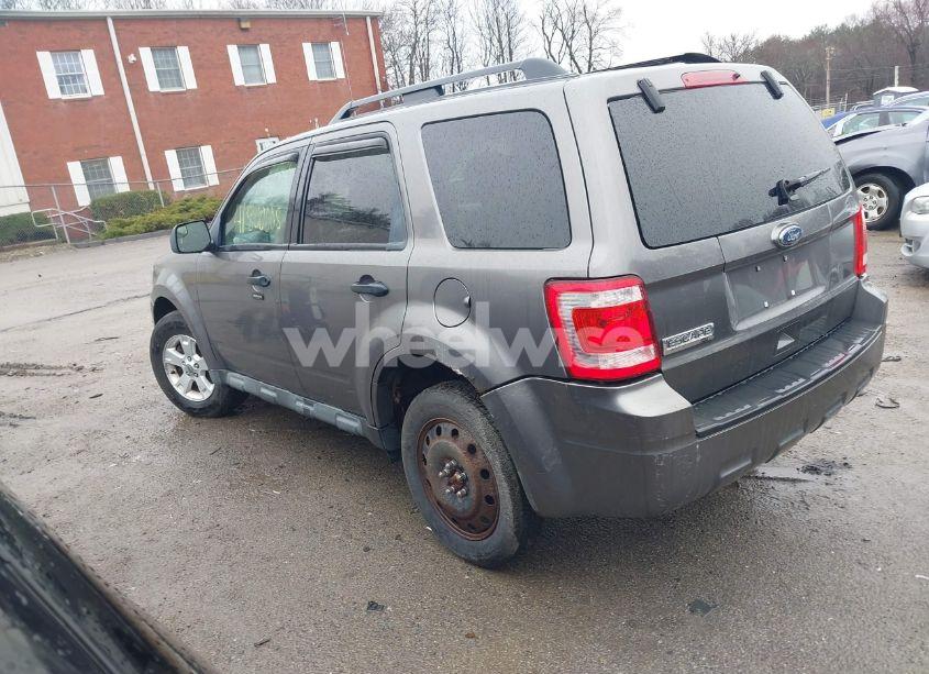 Photo 3 of 2010 Ford Escape XLT (VIN 1FMCU9D74AKB00651)