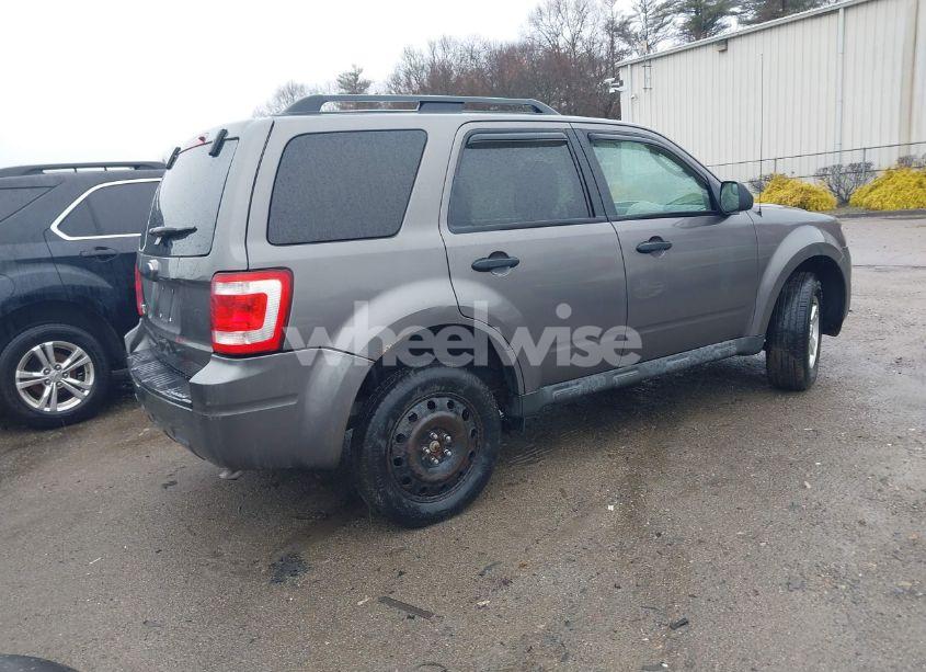 Photo 4 of 2010 Ford Escape XLT (VIN 1FMCU9D74AKB00651)