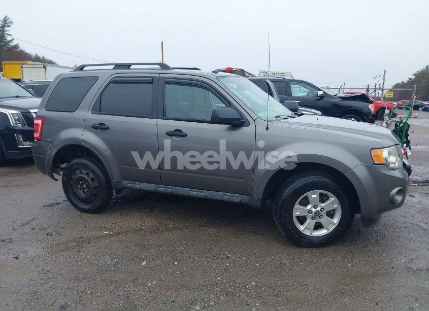 Photo 6 of 2010 Ford Escape XLT (VIN 1FMCU9D74AKB00651)