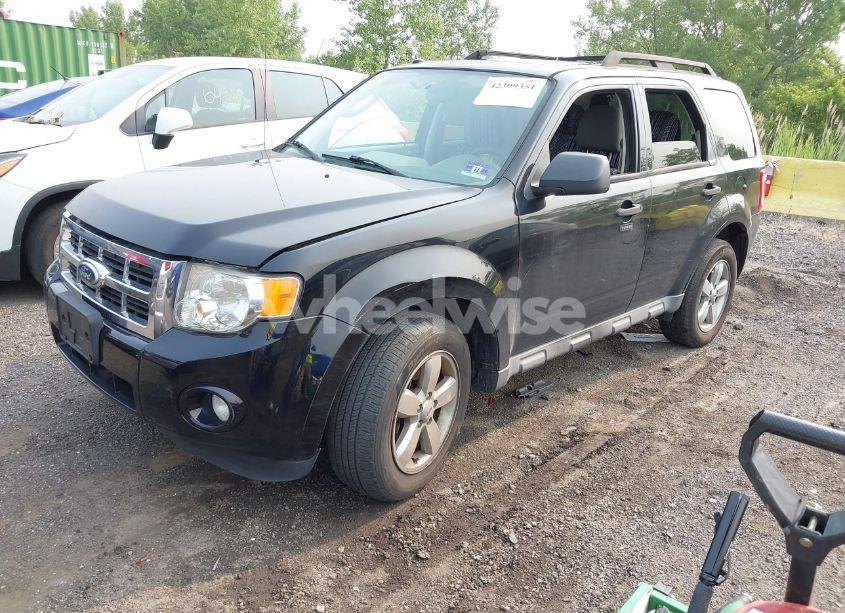 Photo 2 of 2010 Ford Escape XLT (VIN 1FMCU9D74AKB31365)