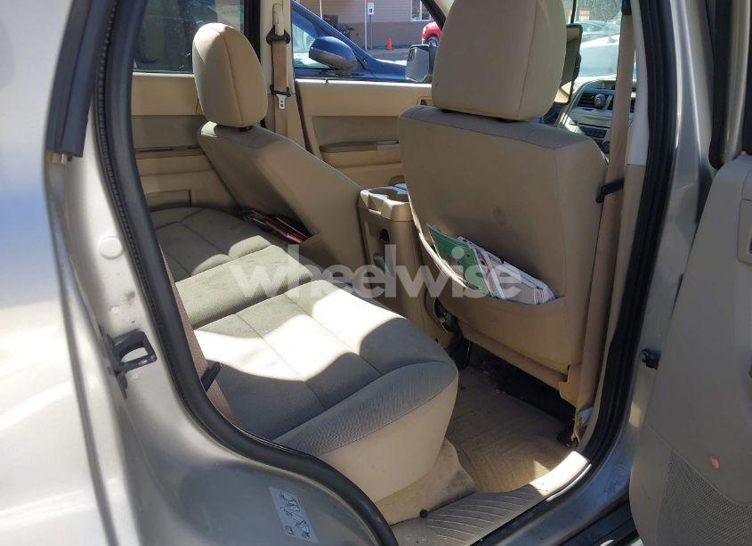 Photo 8 of 2010 Ford Escape XLT (VIN 1FMCU9D74AKB96426)