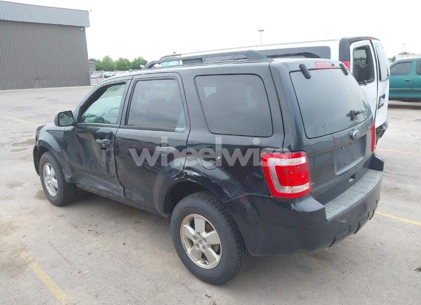 Photo 3 of 2010 Ford Escape XLT (VIN 1FMCU9D74AKC22961)