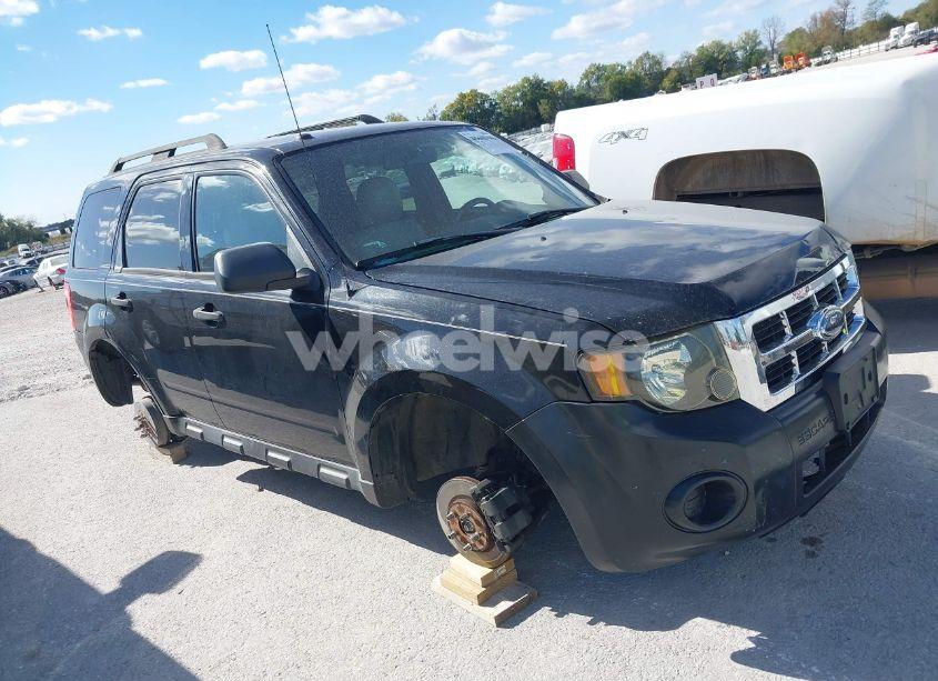 2010 Ford Escape XLT (VIN 1FMCU9D74AKC23611) main photo