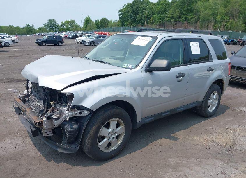 Photo 2 of 2011 Ford Escape XLT (VIN 1FMCU9D74BKA90754)