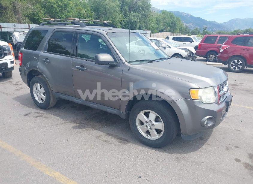 2011 Ford Escape XLT (VIN 1FMCU9D74BKB92555) main photo