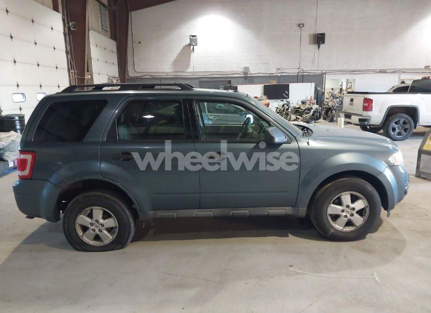 Photo 13 of 2010 Ford Escape XLT (VIN 1FMCU9D75AKB77500)