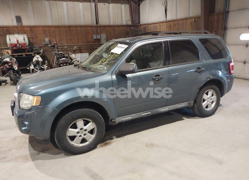 Photo 2 of 2010 Ford Escape XLT (VIN 1FMCU9D75AKB77500)