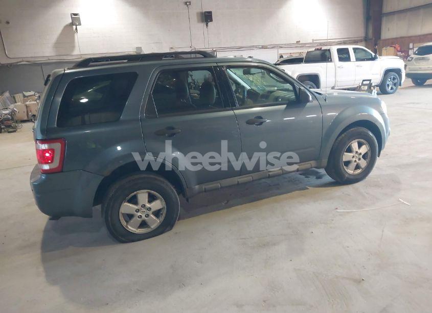 Photo 4 of 2010 Ford Escape XLT (VIN 1FMCU9D75AKB77500)