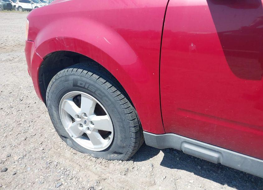 Photo 13 of 2010 Ford Escape XLT (VIN 1FMCU9D75AKB94992)