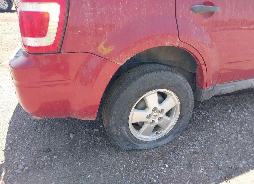 Photo 6 of 2010 Ford Escape XLT (VIN 1FMCU9D75AKB94992)