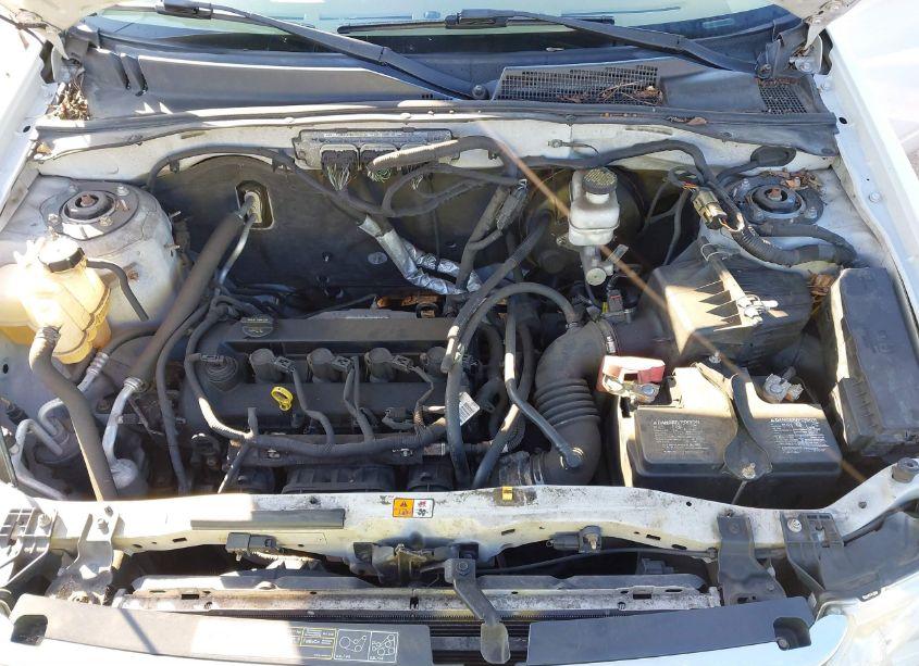 Photo 10 of 2010 Ford Escape XLT (VIN 1FMCU9D75AKC04212)