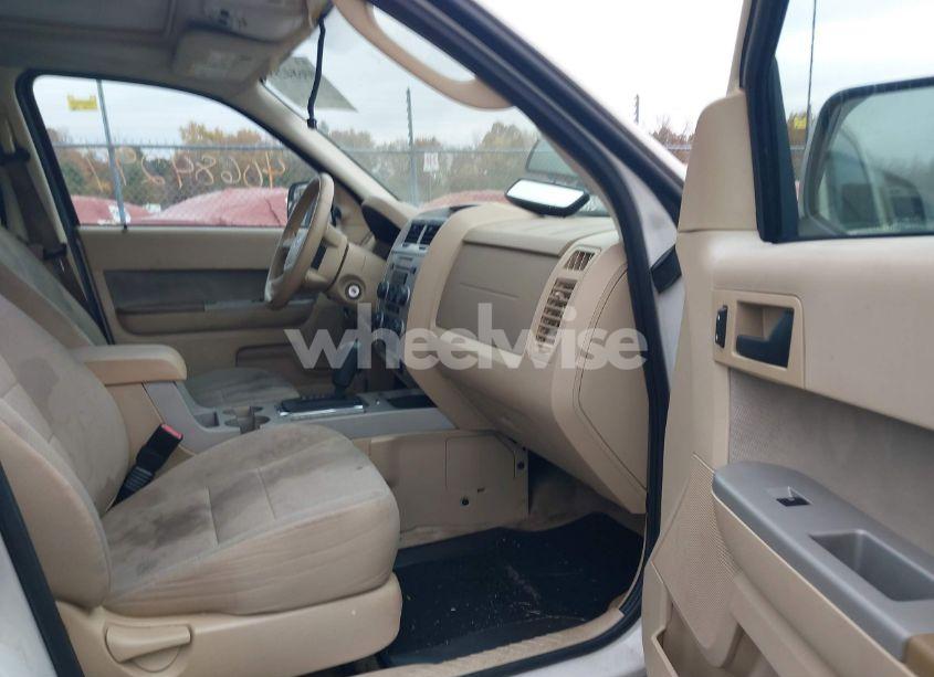 Photo 5 of 2011 Ford Escape XLT (VIN 1FMCU9D75BKA36007)