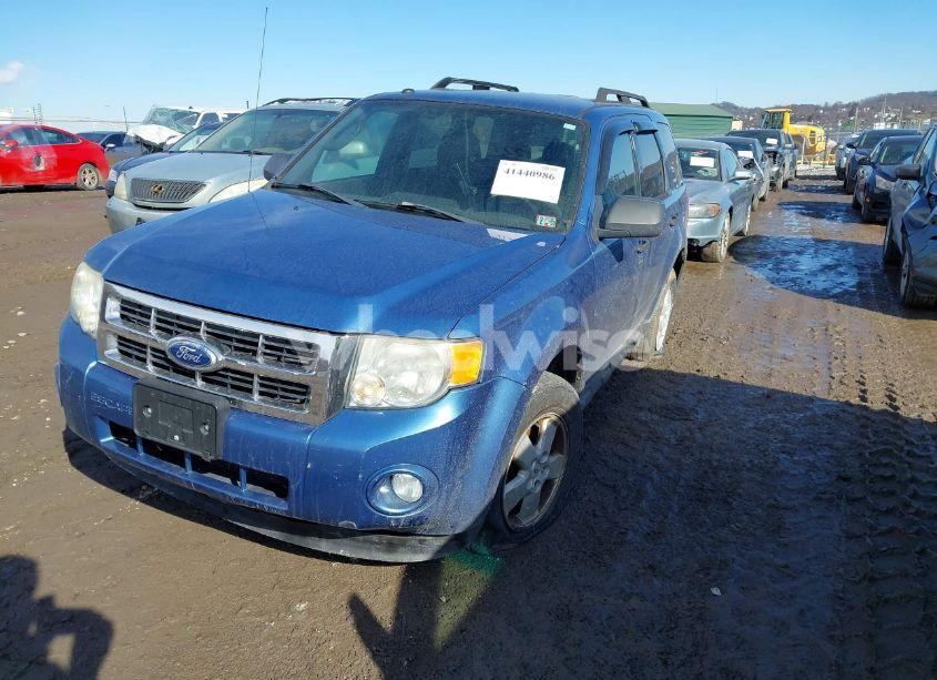 Photo 2 of 2010 Ford Escape XLT (VIN 1FMCU9D76AKA92925)