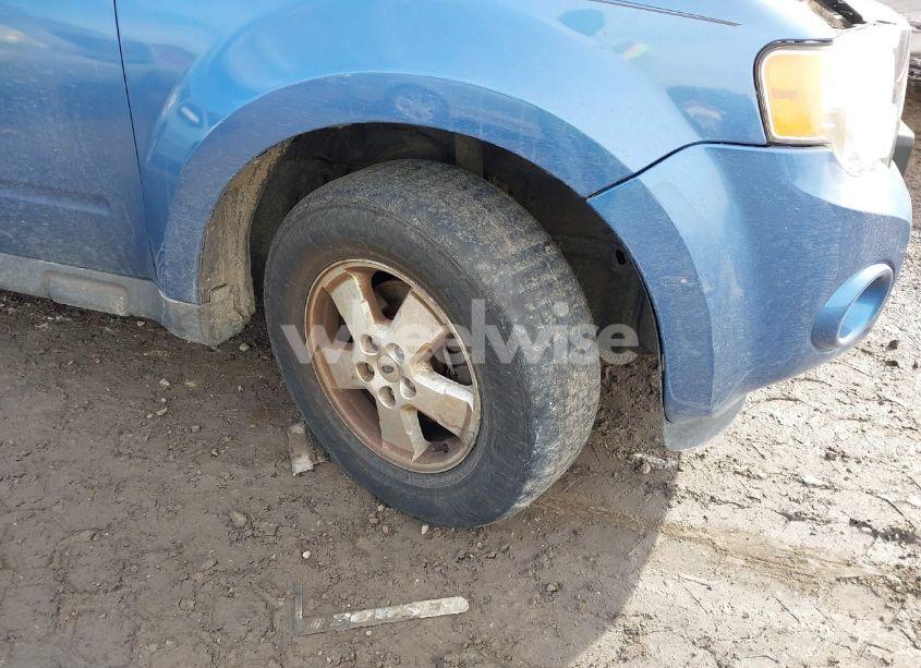 Photo 6 of 2010 Ford Escape XLT (VIN 1FMCU9D76AKA92925)