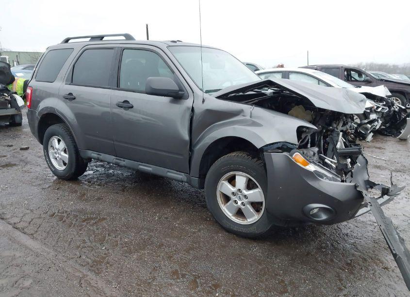 2010 Ford Escape XLT (VIN 1FMCU9D76AKA94741) main photo
