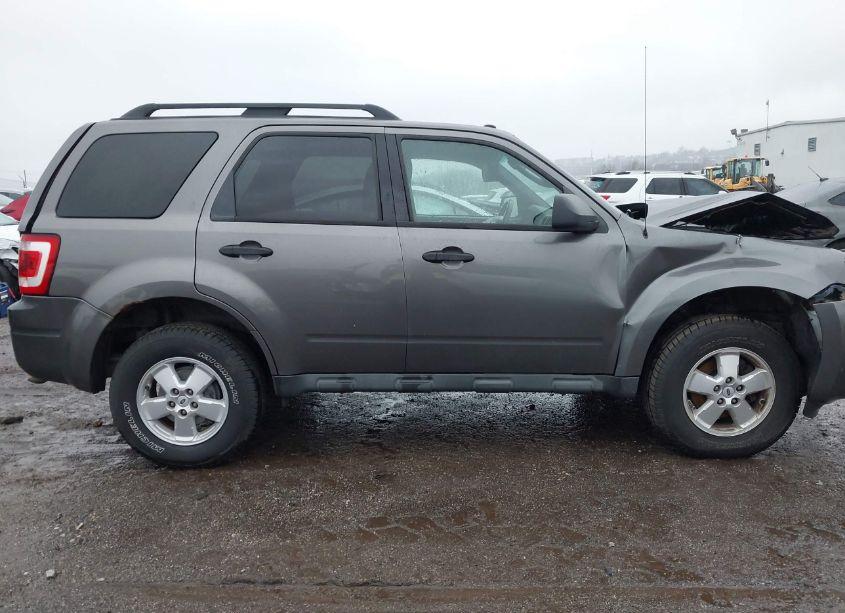 Photo 12 of 2010 Ford Escape XLT (VIN 1FMCU9D76AKA94741)