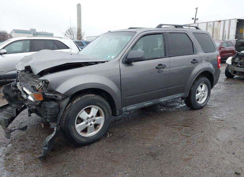 Photo 2 of 2010 Ford Escape XLT (VIN 1FMCU9D76AKA94741)