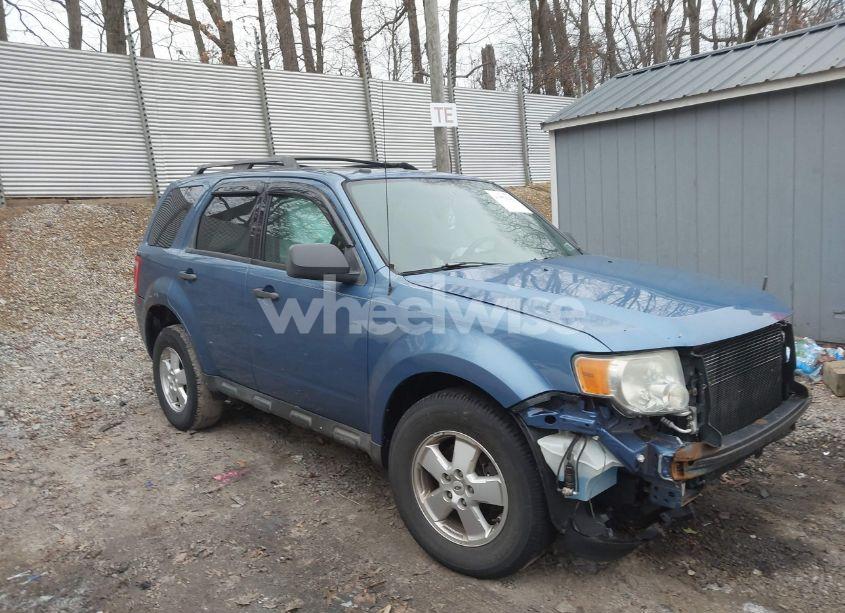 2010 Ford Escape XLT (VIN 1FMCU9D76AKB78980) main photo