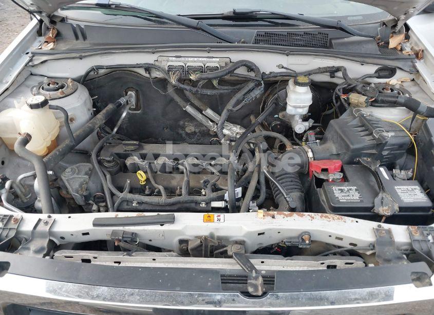 Photo 10 of 2010 Ford Escape XLT (VIN 1FMCU9D76AKC75581)