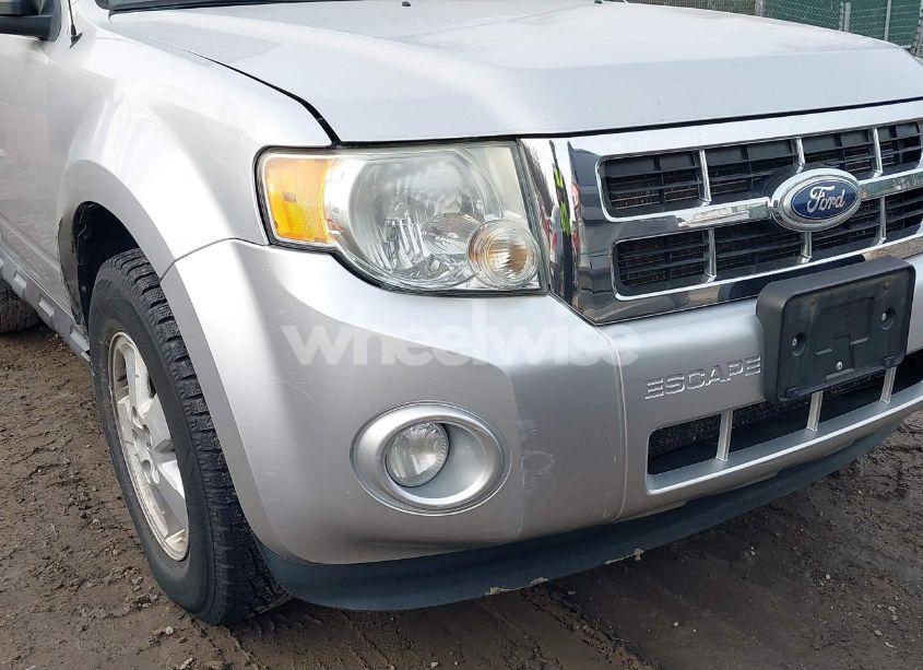 Photo 12 of 2010 Ford Escape XLT (VIN 1FMCU9D76AKC75581)