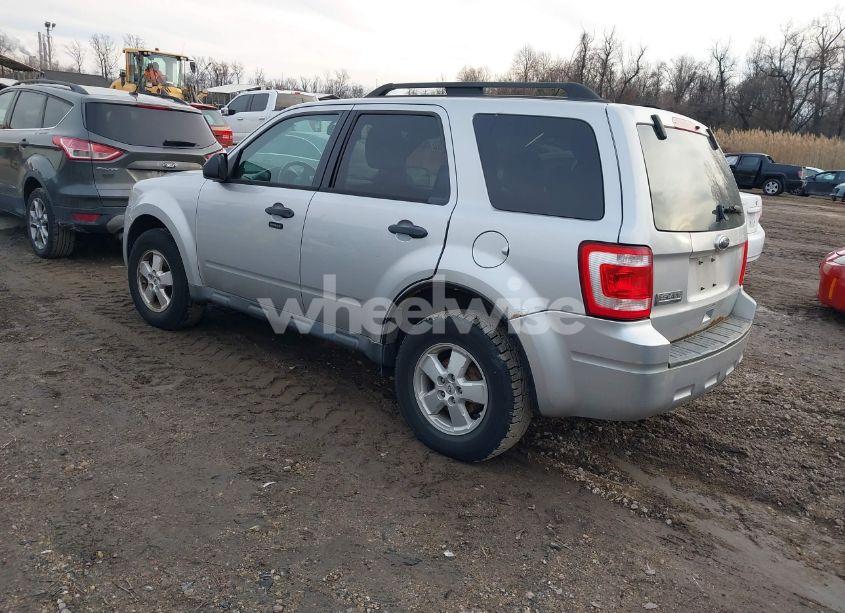 Photo 3 of 2010 Ford Escape XLT (VIN 1FMCU9D76AKC75581)