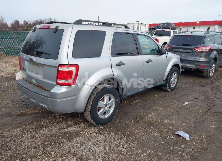 Photo 4 of 2010 Ford Escape XLT (VIN 1FMCU9D76AKC75581)