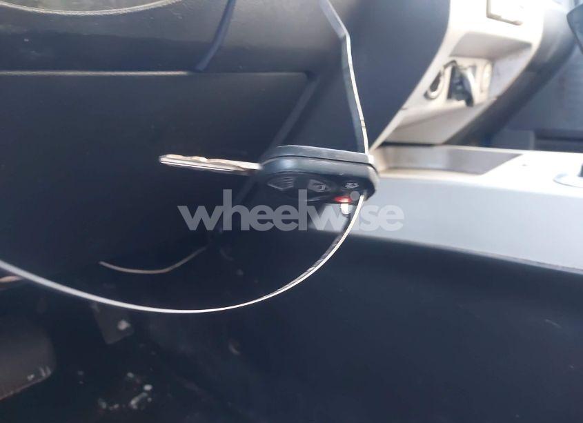 Photo 11 of 2010 Ford Escape XLT (VIN 1FMCU9D76AKD10331)