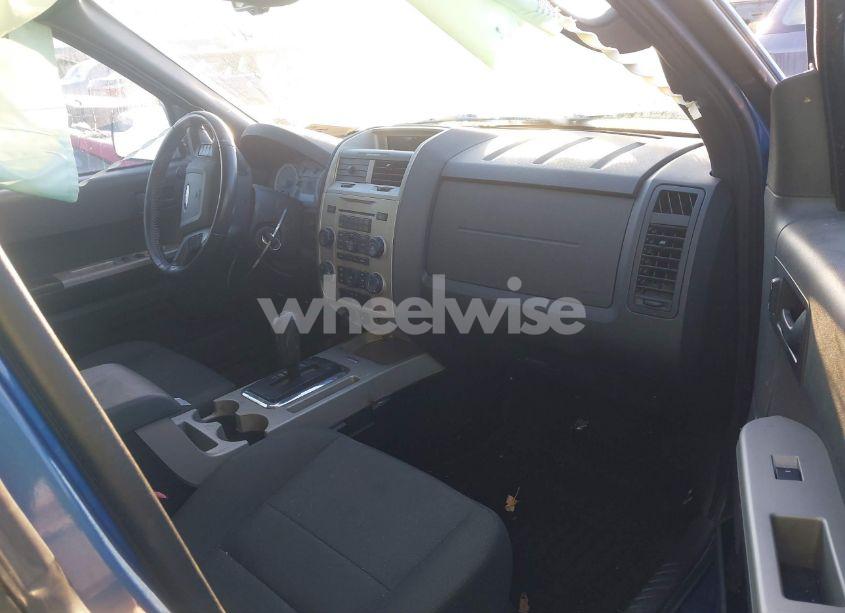 Photo 5 of 2010 Ford Escape XLT (VIN 1FMCU9D76AKD10331)