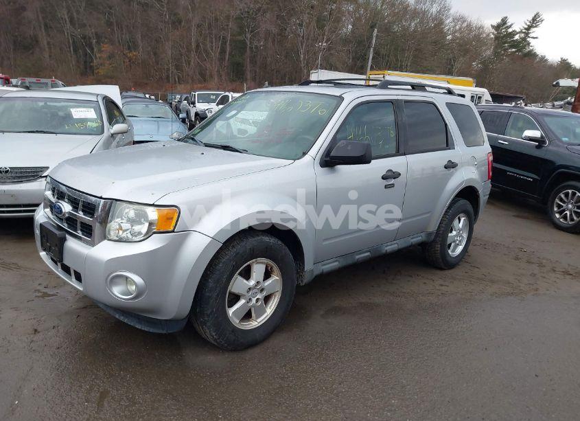Photo 2 of 2011 Ford Escape XLT (VIN 1FMCU9D76BKA02707)