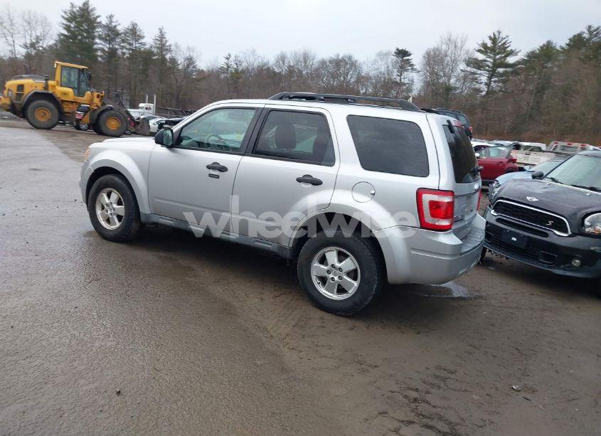 Photo 3 of 2011 Ford Escape XLT (VIN 1FMCU9D76BKA02707)