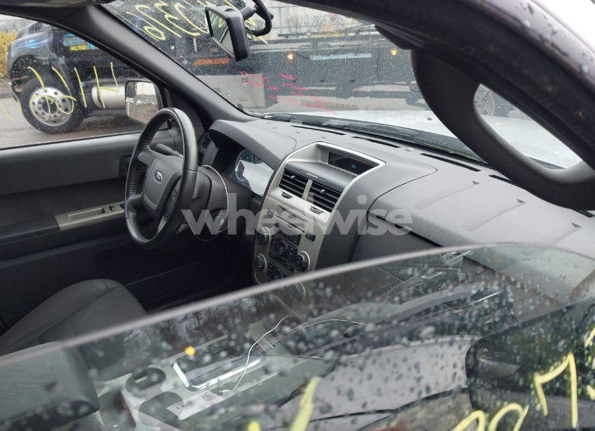 Photo 5 of 2011 Ford Escape XLT (VIN 1FMCU9D76BKA02707)