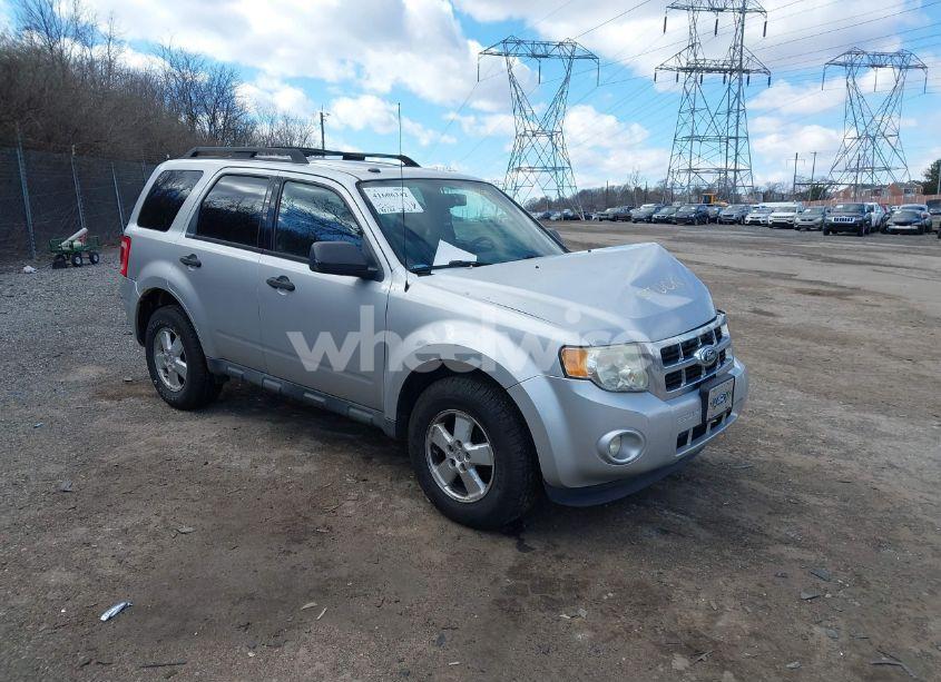 2011 Ford Escape XLT (VIN 1FMCU9D76BKA63281) main photo