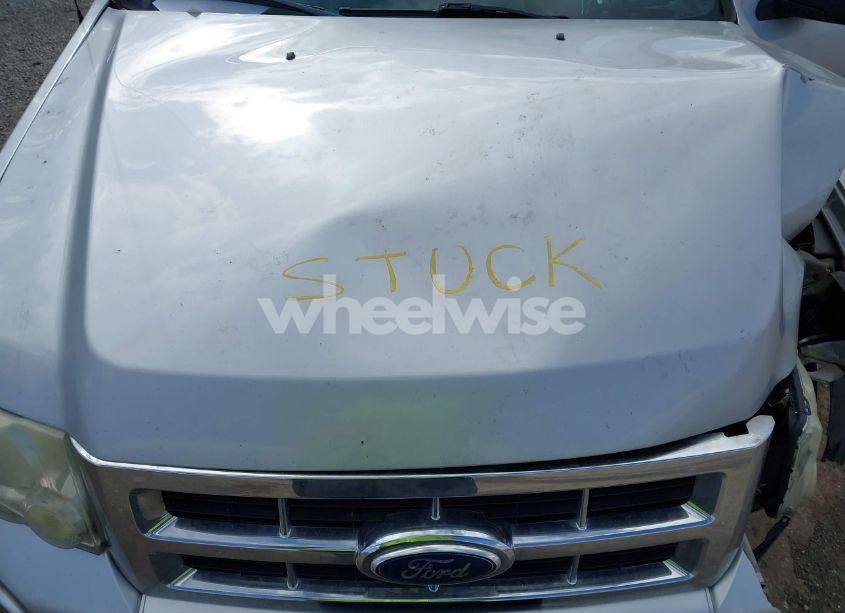 Photo 10 of 2011 Ford Escape XLT (VIN 1FMCU9D76BKA63281)