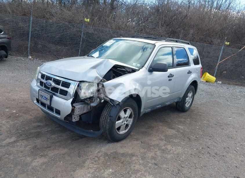 Photo 2 of 2011 Ford Escape XLT (VIN 1FMCU9D76BKA63281)