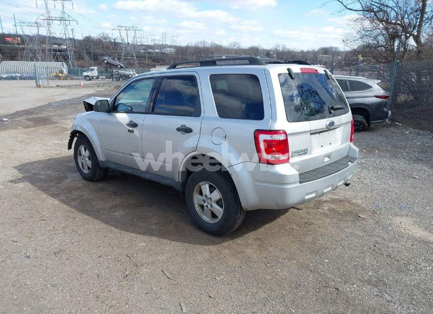 Photo 3 of 2011 Ford Escape XLT (VIN 1FMCU9D76BKA63281)