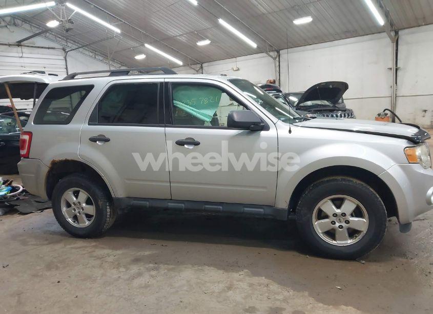 Photo 13 of 2011 Ford Escape XLT (VIN 1FMCU9D76BKB71349)