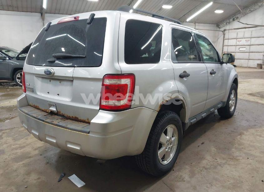 Photo 4 of 2011 Ford Escape XLT (VIN 1FMCU9D76BKB71349)