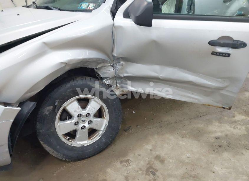 Photo 6 of 2011 Ford Escape XLT (VIN 1FMCU9D76BKB71349)