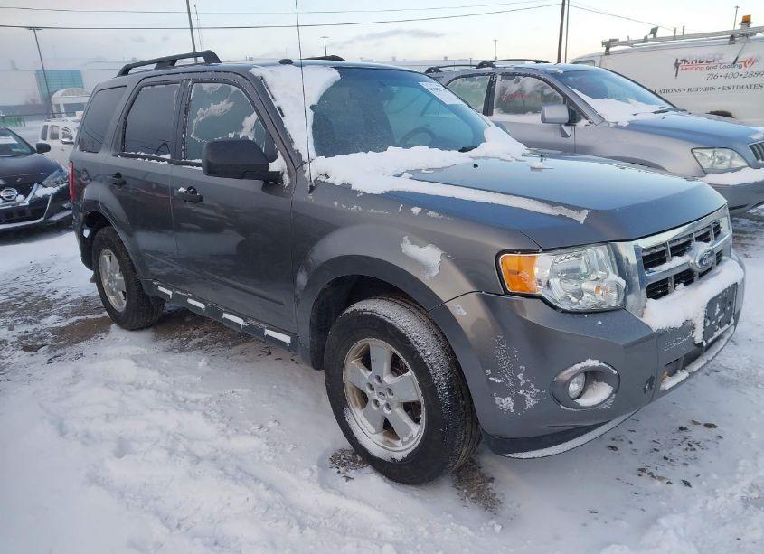 2012 Ford Escape XLT (VIN 1FMCU9D76CKC21961) main photo