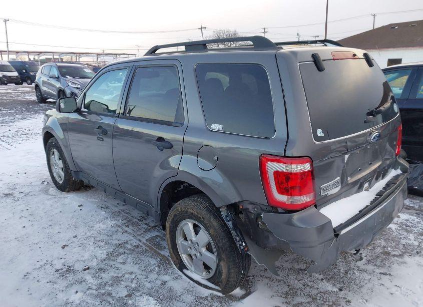 Photo 3 of 2012 Ford Escape XLT (VIN 1FMCU9D76CKC21961)