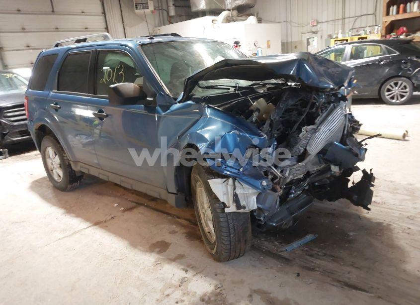 2010 Ford Escape XLT (VIN 1FMCU9D77AKC13204) main photo